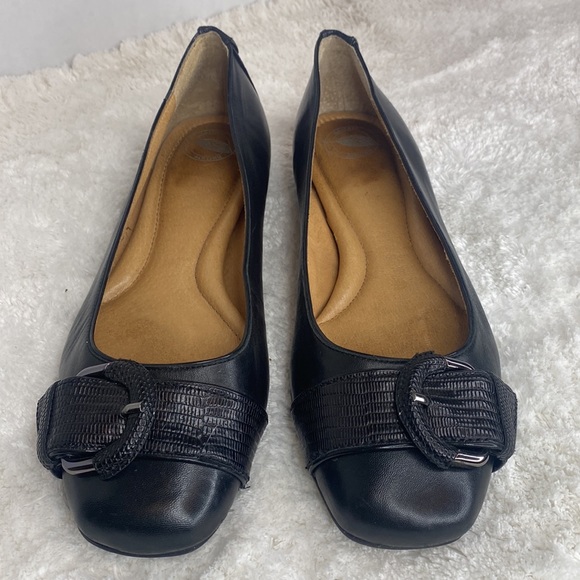 Pristine Nurture Women's Carine Ballet Flats Black Leather Slip On Buckle 9.5 - Picture 2 of 8
